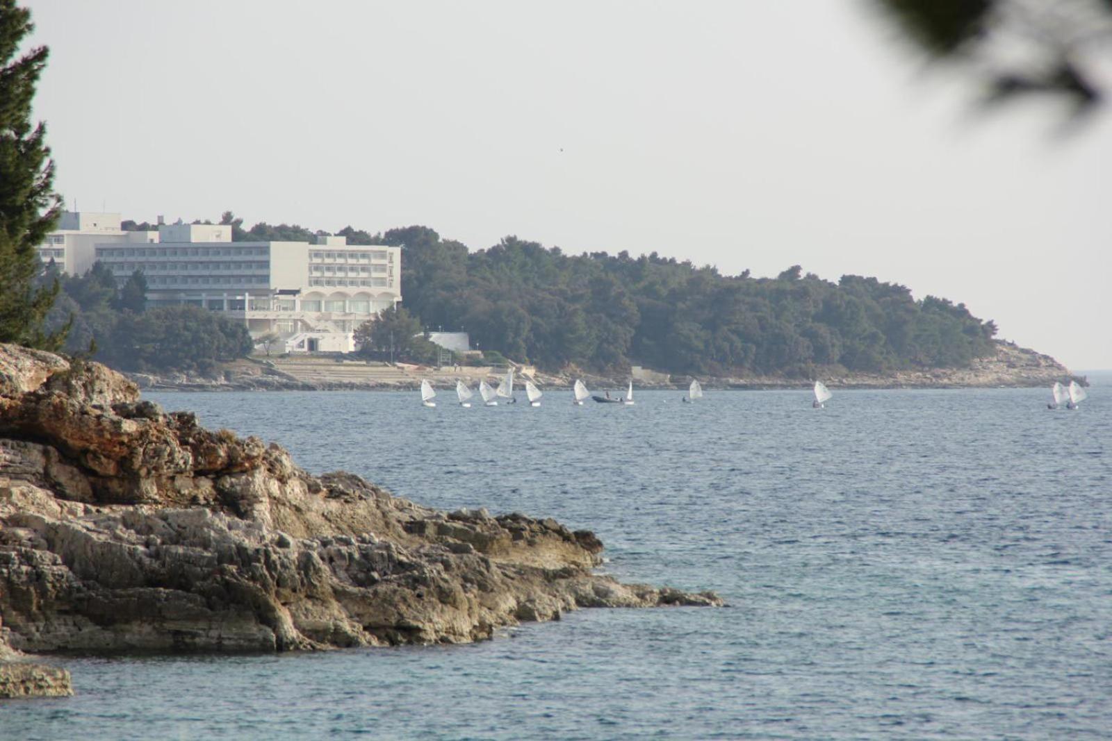 Hotel Pula Luaran gambar