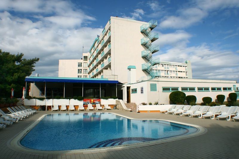 Hotel Pula Luaran gambar