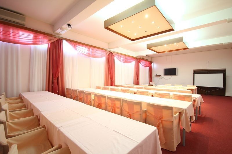 Hotel Pula Luaran gambar
