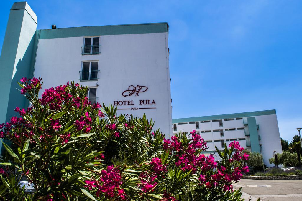 Hotel Pula Luaran gambar