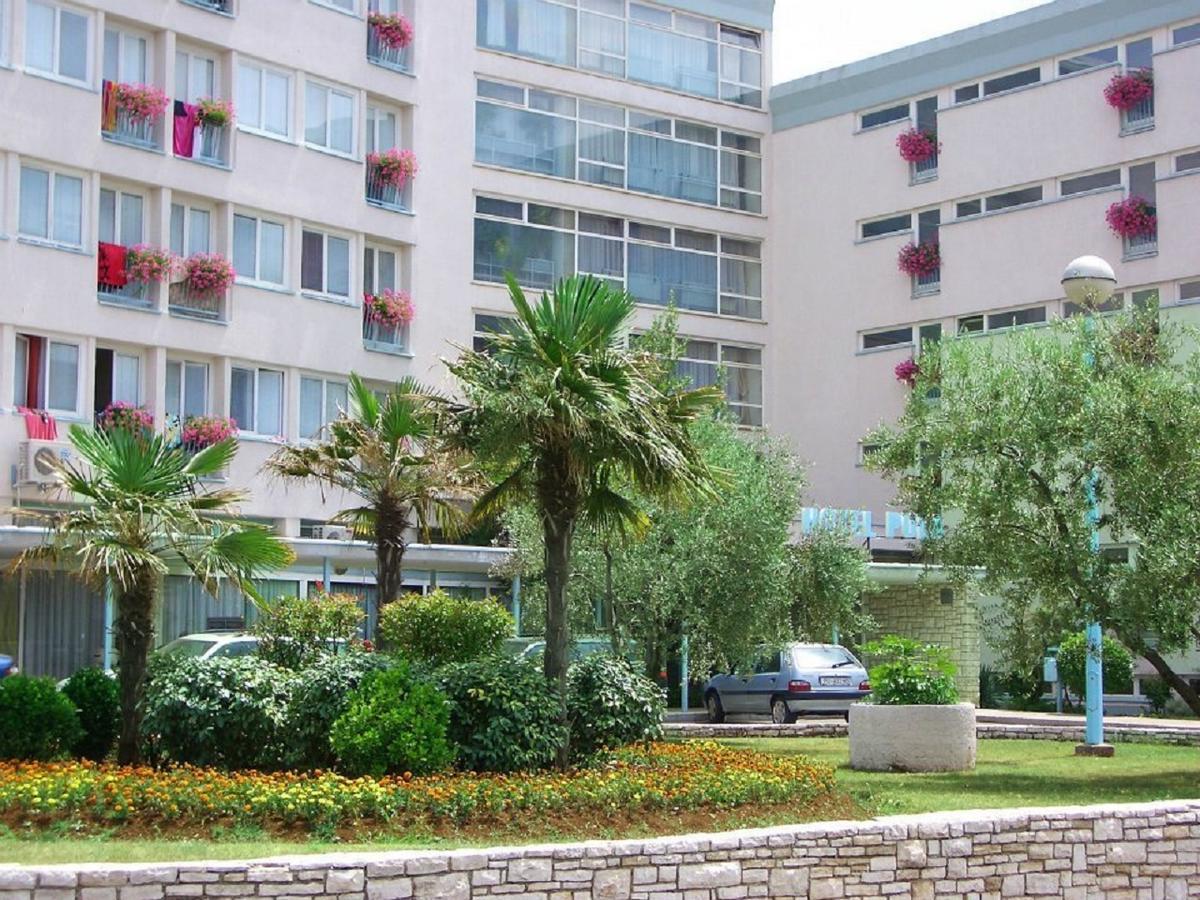 Hotel Pula Luaran gambar