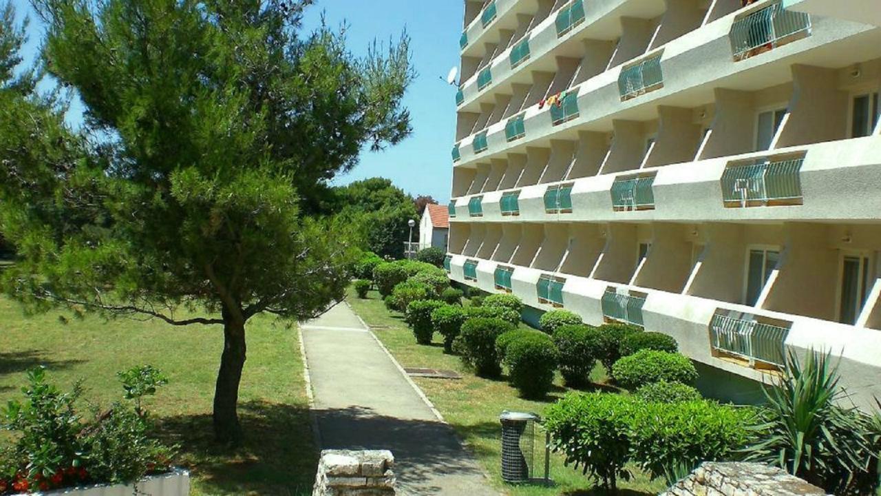 Hotel Pula Luaran gambar