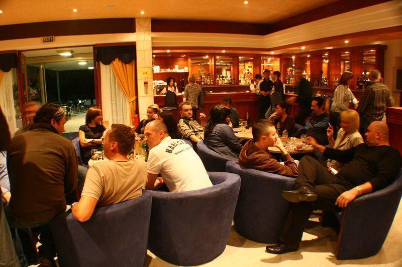 Hotel Pula Luaran gambar