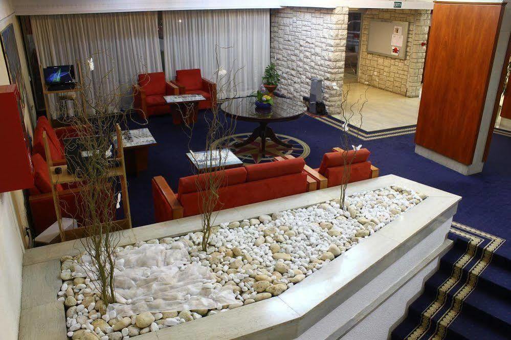 Hotel Pula Luaran gambar